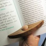 انگشتر چوبی نگهدارنده کتاب